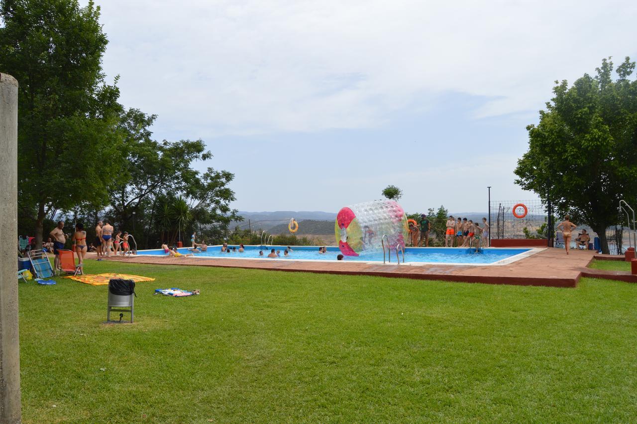 Camping La Brena Otel Almodóvar del Río Dış mekan fotoğraf